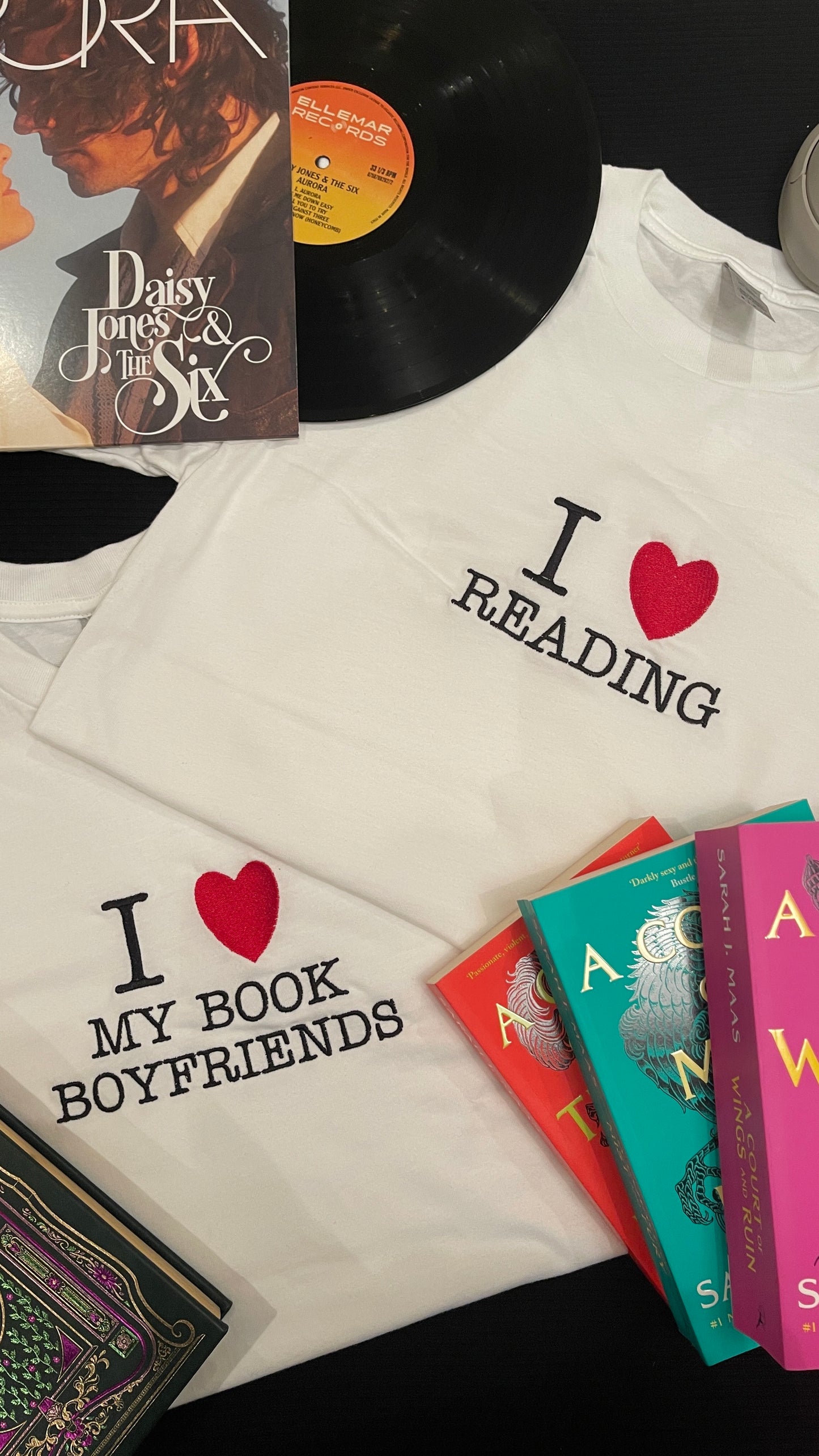 I ❤️ Reading Embroidered T-shirt