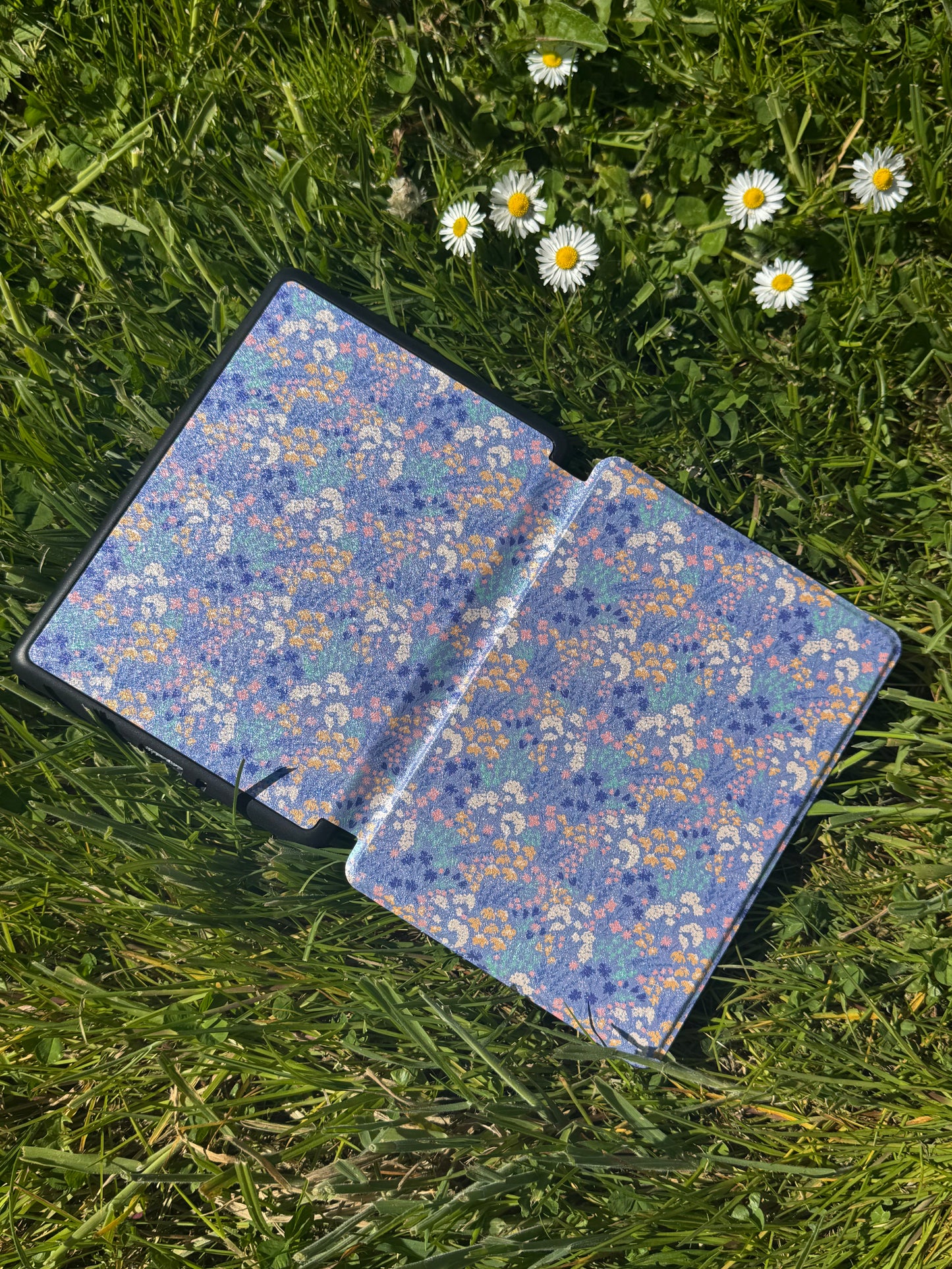 Blue Skies Floral Kindle Case